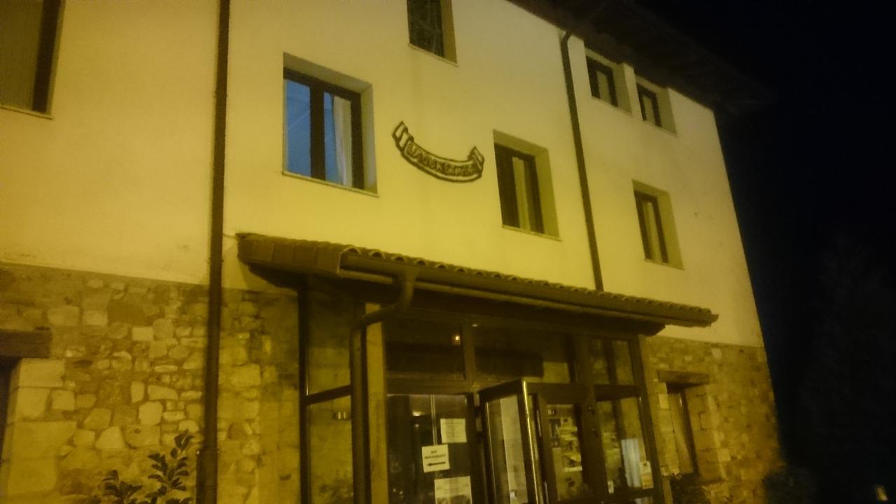 Hotel Santuario Urkiola - Lagunetxea Urquiola ภายนอก รูปภาพ