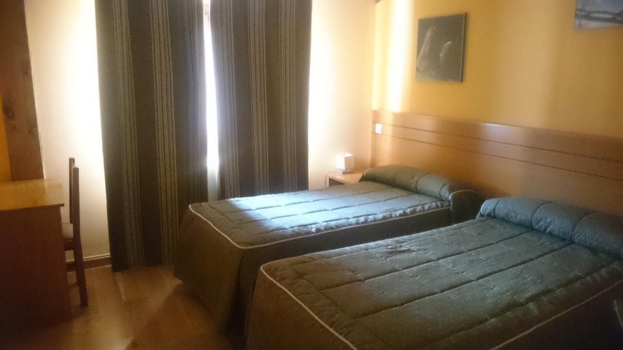 Hotel Santuario Urkiola - Lagunetxea Urquiola ภายนอก รูปภาพ